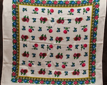 Vintage white shawl. Japan shawl. Hustka chale russe foulard, scialle fiori, ukrainian scarf. Colorful russian floral shawl. Ethnic Babushka