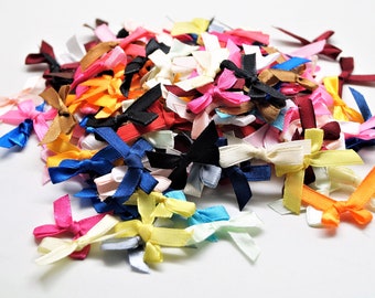 Lot de 250 nœuds en ruban satin multicolores, 35*30 mm