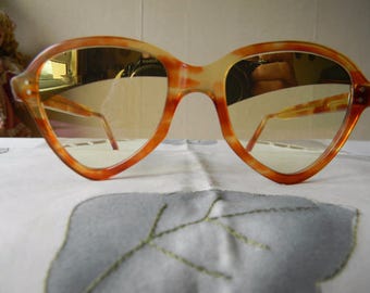Rares Vintage marrons lunettes de soleil jaune et en miroir verres des années 1950. Fabriqué en Angleterre.