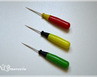 Awl, punch with hook or hook to the leather to the wire
