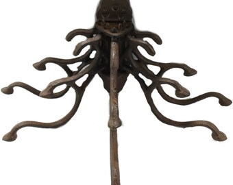 R & W 5-Hook Coat Hanger Wall Decor, Brown