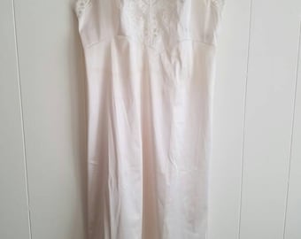 Vintage Vanity Fair Slip White Slightly Off White With White Floral Lace 1960s Nylon Tricot Size 32 Made in the USA
