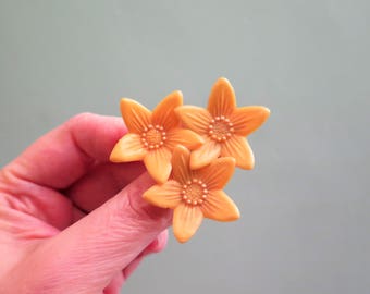 Celluloid Flower Brooch - Celluloid Daffodil Brooch - Vintage Celluloid Brooch - Yellow Brooch - 1950s Daffodil Brooch - Early Plastic