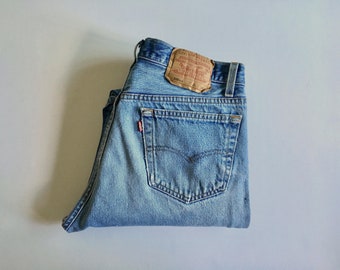 Vintage Men's 80's Levi's 501XX, Blue Jeans, Red Tab, Denim (W32)