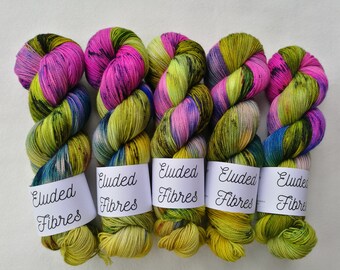 merino wool nylon hand dyed sock yarn 100g / 425m / Eluded Fibres / HORNET