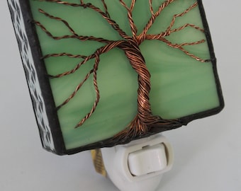 Green Stained glass Nightlight w/ wire tree