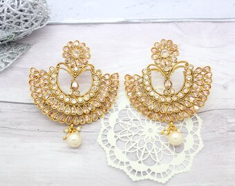 Gorgeous Pair of Antique Gold Indian Inspired Sonam Kapoor Bollywood Kundan Earrings Bridal Wedding