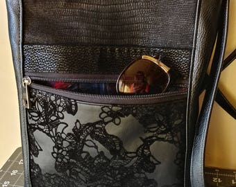 Schwarze Kunstleder Umhängetasche oder Schultertasche