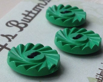 Vintage Buttons - green plastic