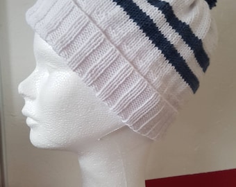 White and blue t hat 14 / 16 hand-knitted