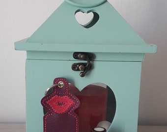 Keychain lip balm case