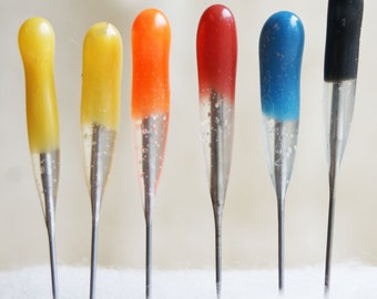 Felt Alive Felting Needles with color coded rubber handles - Variety Six Pack in sizes 40t, 38star, 36t, 42t, 40star