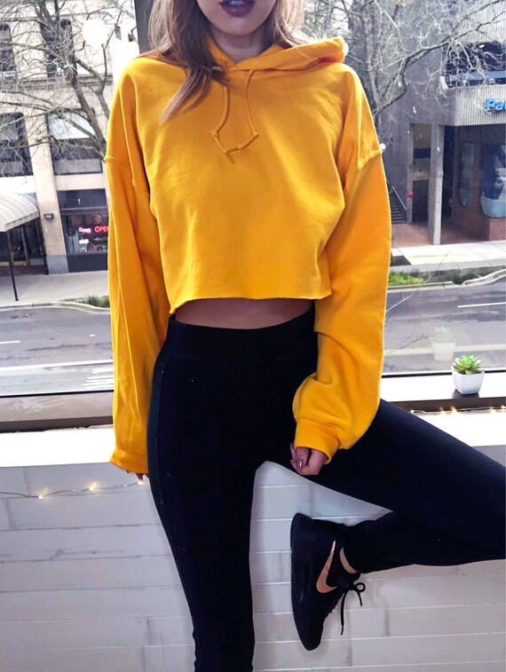yellow hoodie outfit women