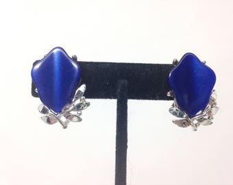 Vintage Estate Thermoset Blue Flower Stunning Silver Tone Clip On Earrings Christmas Present - Holiday Gift