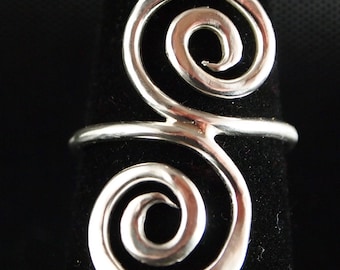 Sterling Silver Scroll ring Size 6