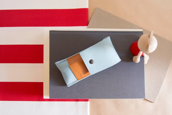 Felt and leather PEN HOLDER, sunglasses case, pencil case, turquoise and tan, wool felt, handmade, made in Italy