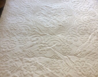 Vintage White Chenille Bed Spread Full Queen Full