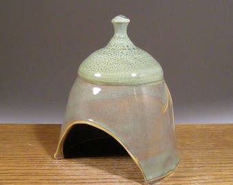 Toad House , Ceramic Toad House , Fairy Garden Hut , Toad Abode , Toad Home , Fairy House , Whimsical Garden Decoration !