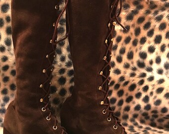 Vintage 1960s Brown Suede Knee High Lace Up GoGo Boots Size 8m Hippie Freak Bikerchick GoGo Mod Groovy Mid Century