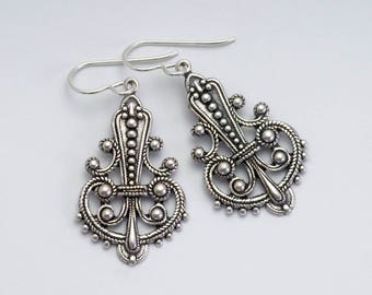 Antiqued Silver Earrings, Antiqued Brass Nickel Free Earrings, Brass Filigree Jewelry, Victorian Earrings, Dangle Earrings Drop, Tiffany