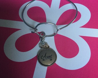 Aunt Engraved Handmade Charm Bracelet