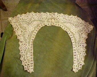 Antique Ecru Lace Collar, Beautiful, 12x18" #3297