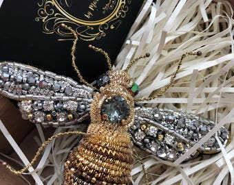 Beautiful bee insects brooch