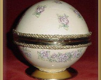 Ostrich Egg Powder Box