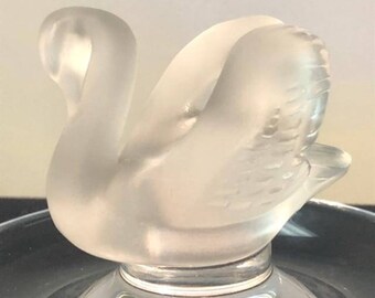 Lalique crystal swan ring dish. Lalique Swan. Lalique Swan Ring Holder.