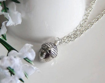 Acorn Necklace, Acorn Pendant, Silver Acorn Charm Necklace, Woodland Necklace, Nature Lovers Gift, Acorn Jewelry