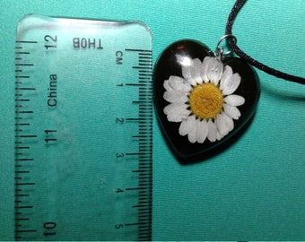 boho Daisy necklace resin handmade flower