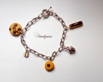Cookie charm bracelet