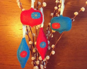 Retro vintage mid century style atomic felt baubles | Festive Holiday | Gift | Stocking filler | Christmas tree decoration | Ornament | Xmas