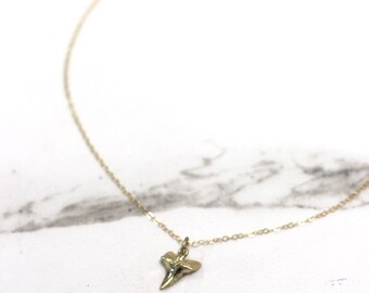 The Rachel Choker, Sharktooth Choker