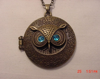 Vintage Owl Locket Like Necklace 18 - 415