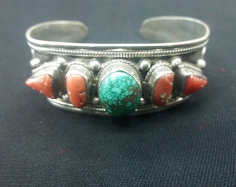 Indian bracelet, coral and lapist lazolite