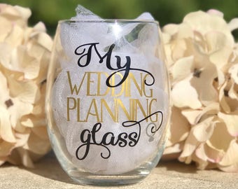 Wedding planning wine glass for bride to be, stemless wine glass engagement gift for bride, future mrs wine glass