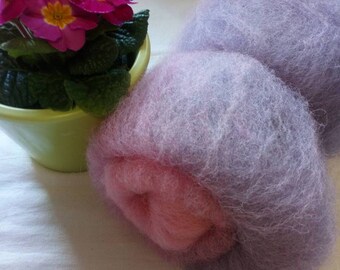 Colourful batt made of 100% of Suffolkschaf wool from the spinning or felting in 50g batts