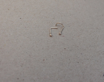 Tiny Nose Stud. Fine Silver Nose Stud. From 24 to 18 Gauge. Minimalist Nose Ring. Dot Nose Stud. L Shaped. Left or Right Screw End. Classic.