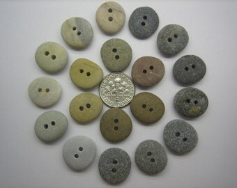 BEACH SEA STONE 17mm Buttons Brown Black Tan Khaki Grey 19 Double Drilled Natural Stones Surf Tumbled Sewing Knitting Button Bead Peb 1040d