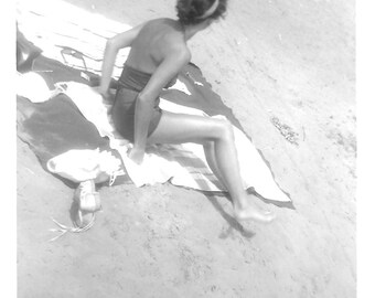 Vintage Snapshot "Startled" Surprised Young Woman Swimsuit Beach Found Vernacular Photo