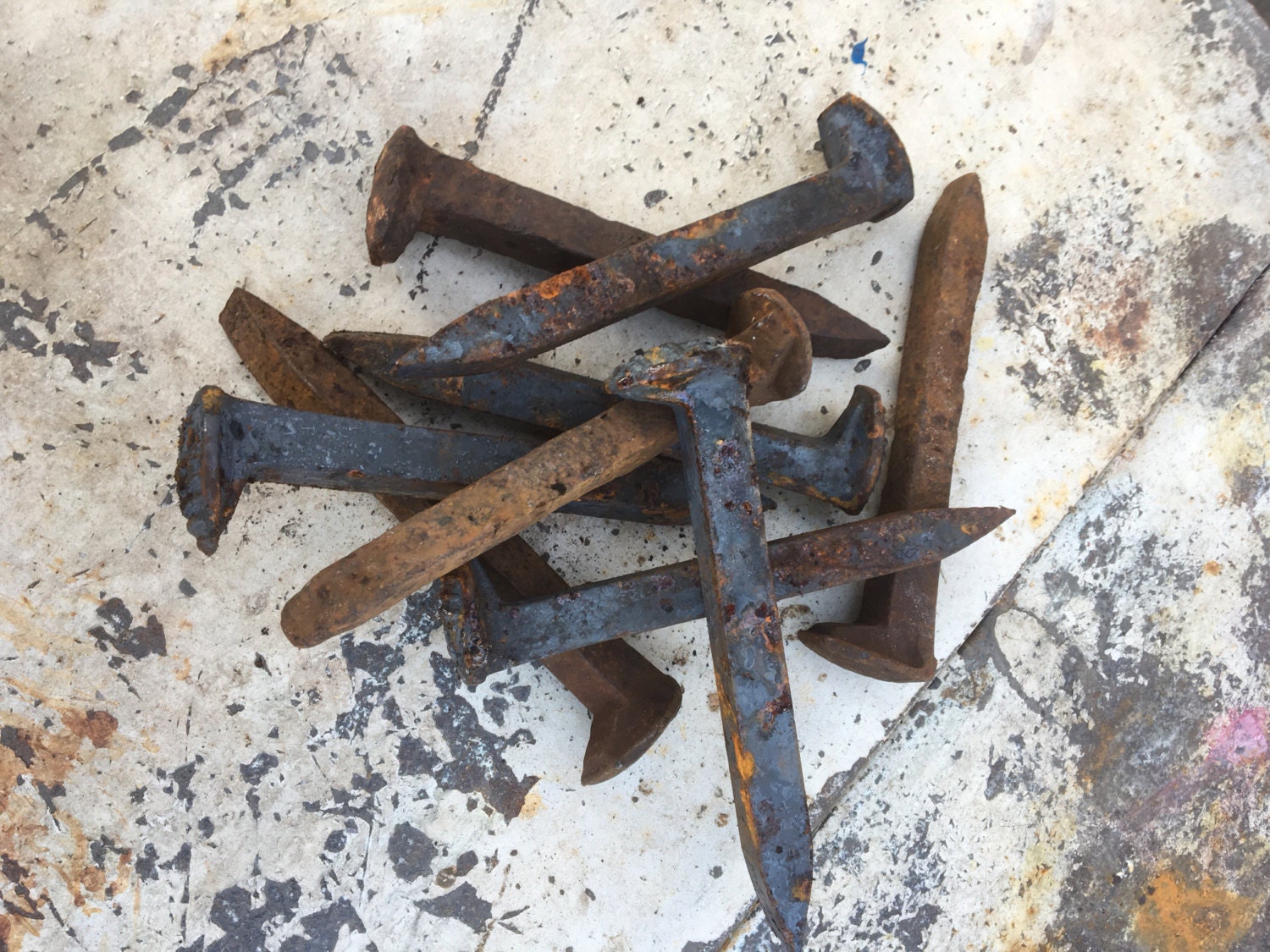 rustic-repurposed-railroad-spikes-and-horseshoes-railroad-spikes