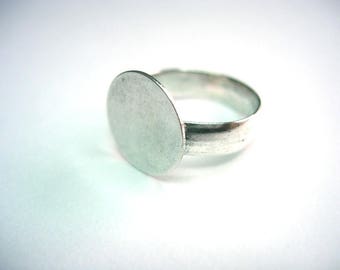 ring tray in shiny silver