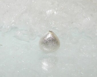 Silver Teardrop bead 12.00 by 12.00 mm. Money first. (6433507)