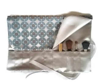 Beauty Gift Makeup Brush Roll Blue and Silver Cosmetic Brush Organizer Travel Accessory