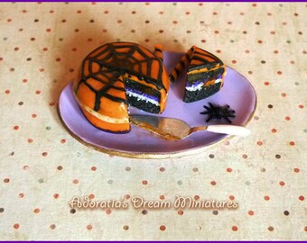Dollhouse sweet Halloween Spiderweb Cake 1:12 scale. Dollhouse miniature fully artisan. Miniature Halloween sweet food.