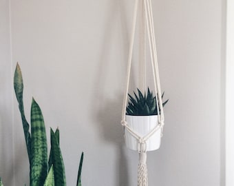 Macrame Plant Hanger / Indoor Plant Hanger / Hanging Planter