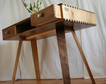 Desk "Martha II" in Oak and walnut