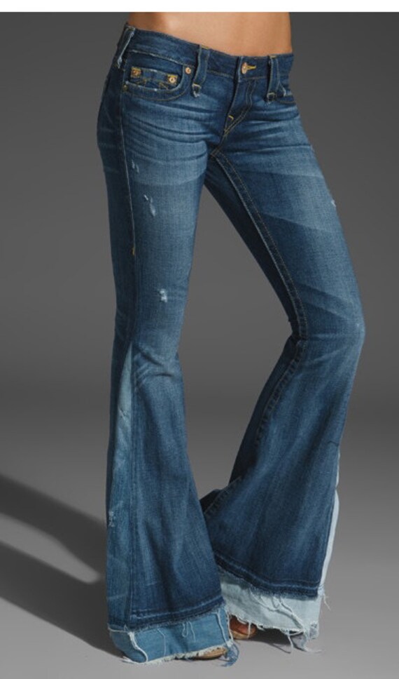 Low rise boot cut jeans for juniors