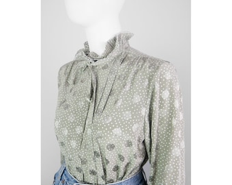 Dotted vintage blouse with pleated collar